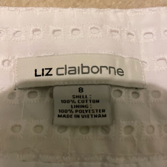 Liz Claiborne white eyelet skirt-size 8 like new - Picture 4 of 4